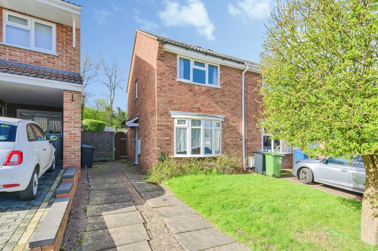 2 bed house for sale, Merganser, Wilnecote, B77