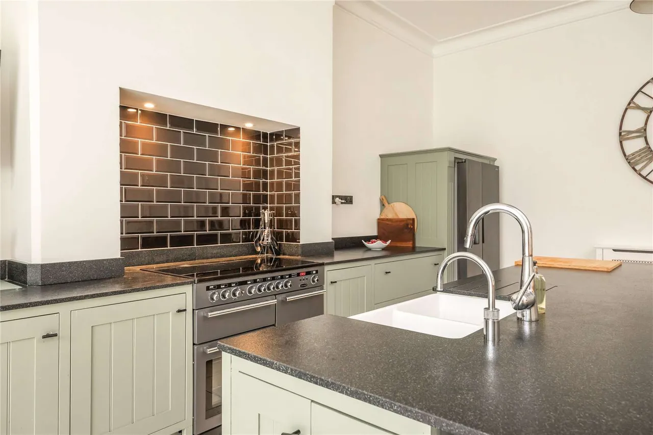 Sleepers Hill, Winchester, Hampshire, SO22 4NF, photo 6