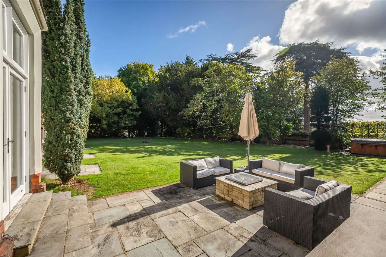 Sleepers Hill, Winchester, Hampshire, SO22 4NF, photo 10