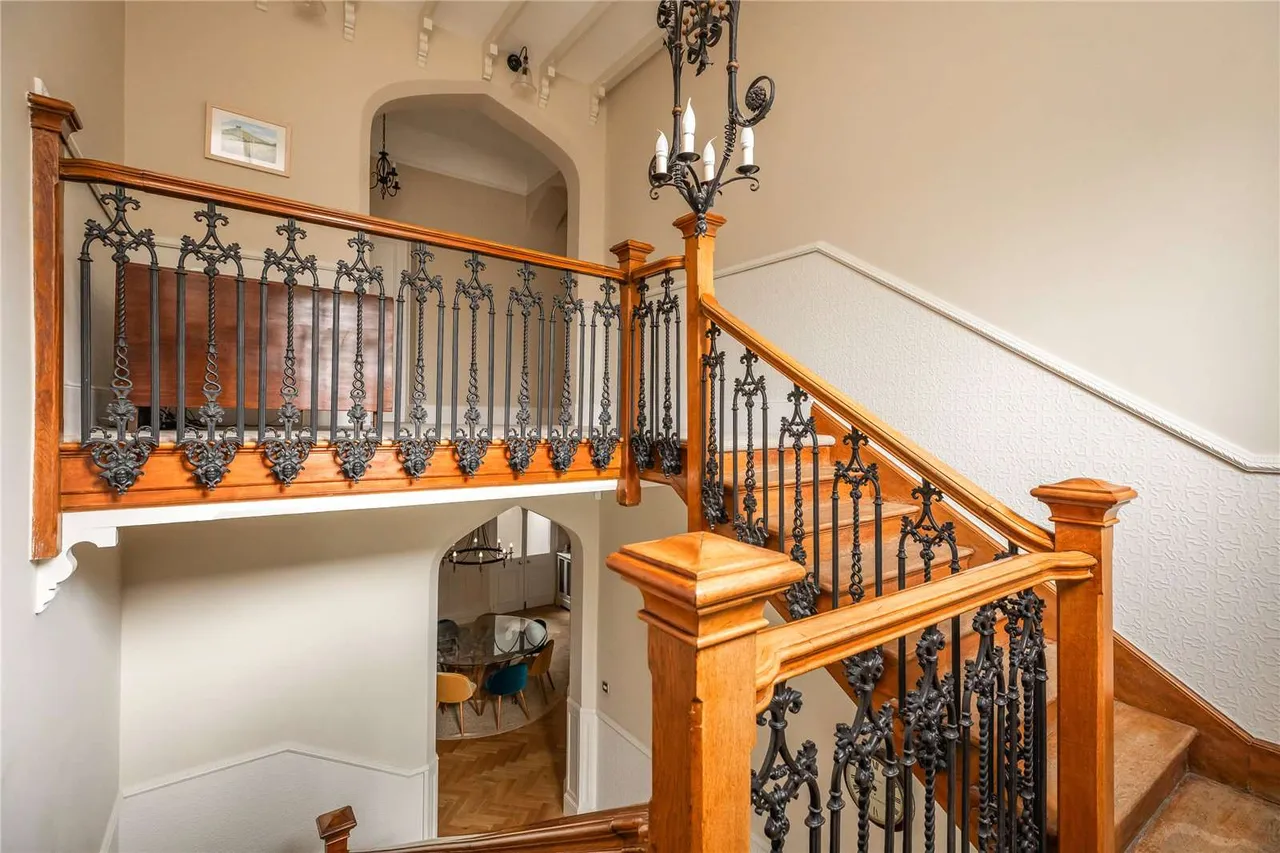 Sleepers Hill, Winchester, Hampshire, SO22 4NF, photo 12