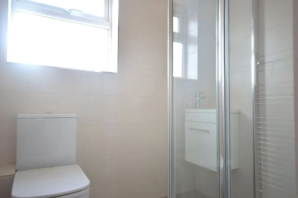 Dover Road East, Gravesend, Kent, DA11, photo 5