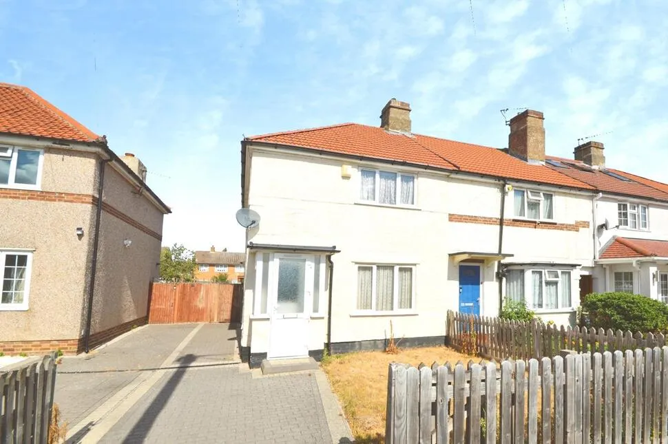 3 bed house for sale — Springfield Road, Whitton, Twickenham, TW2