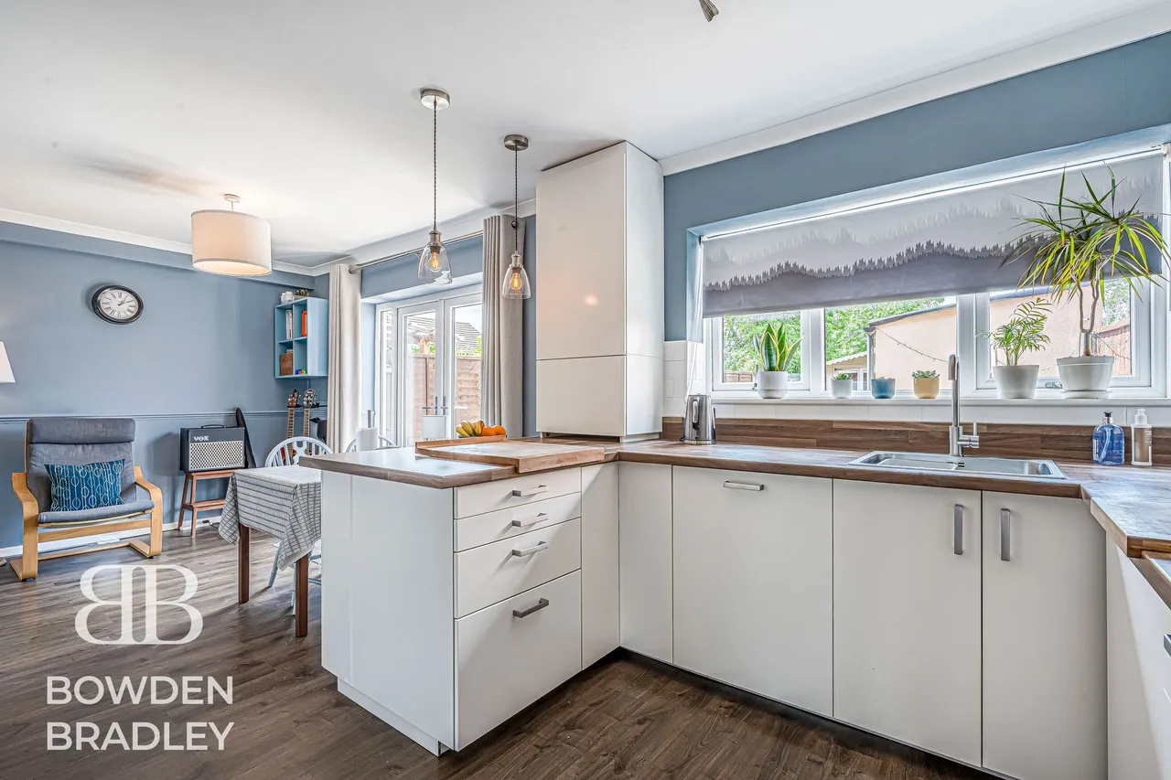 Fallow Close, Chigwell, IG7, photo 8