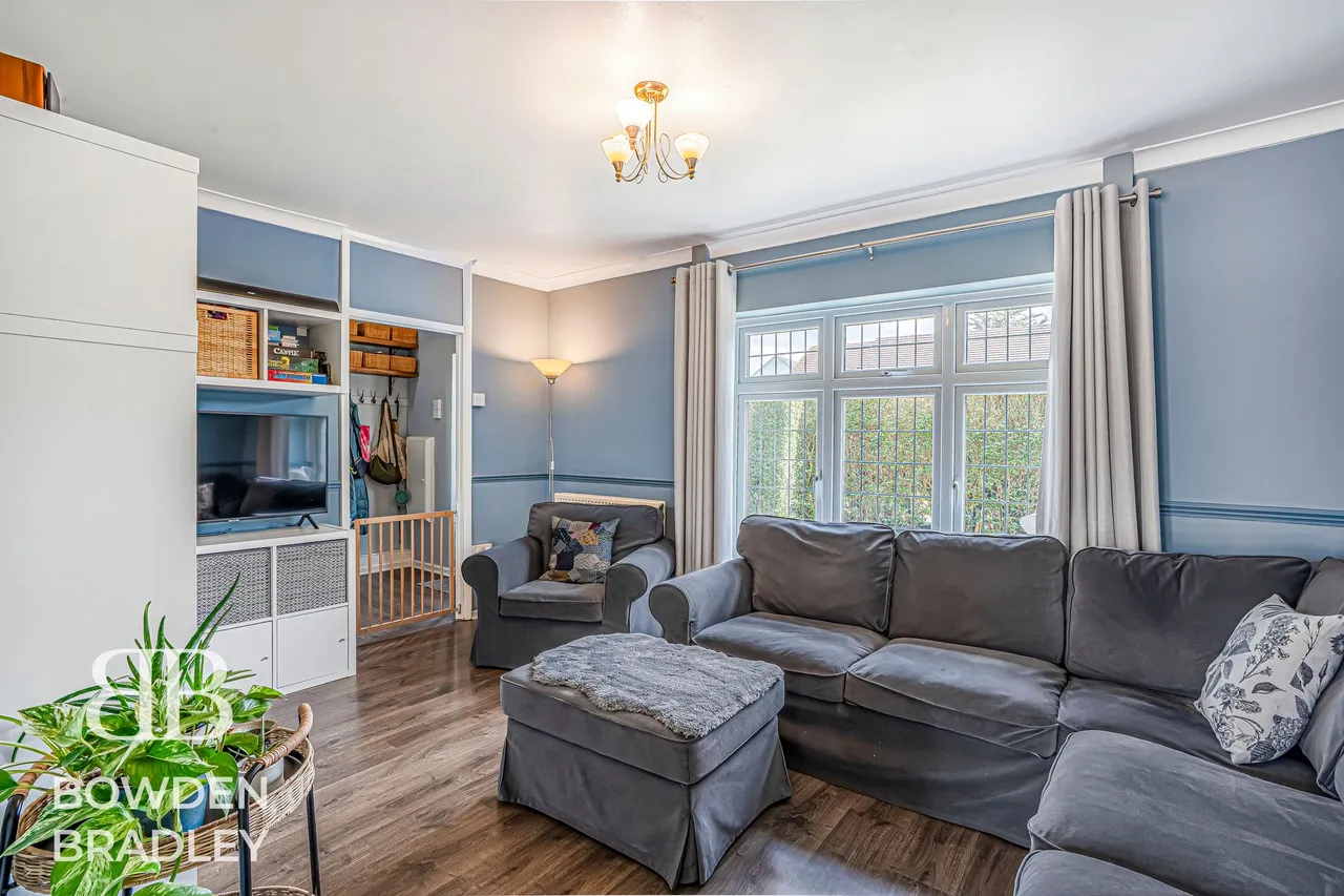 Fallow Close, Chigwell, IG7, photo 2