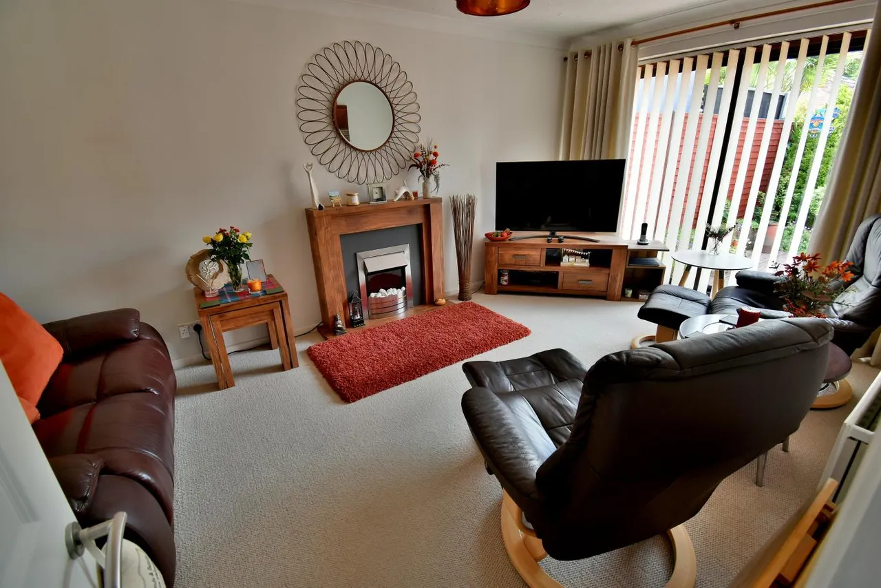 High Howe Lane, BH11, photo 5