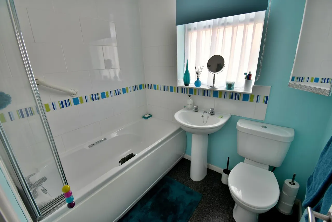 High Howe Lane, BH11, photo 9
