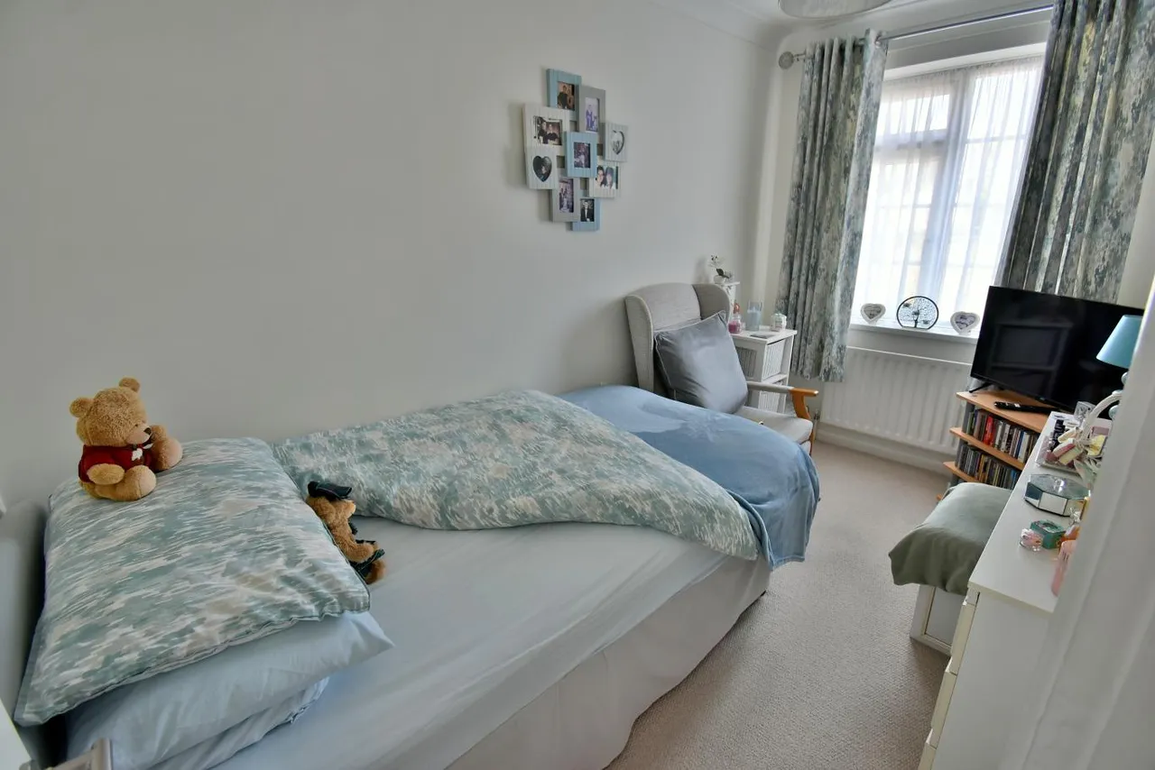 High Howe Lane, BH11, photo 8