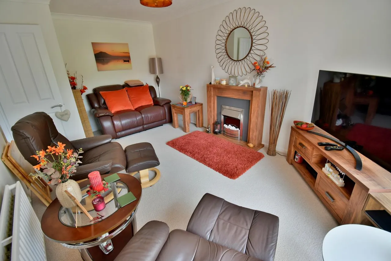 High Howe Lane, BH11, photo 6