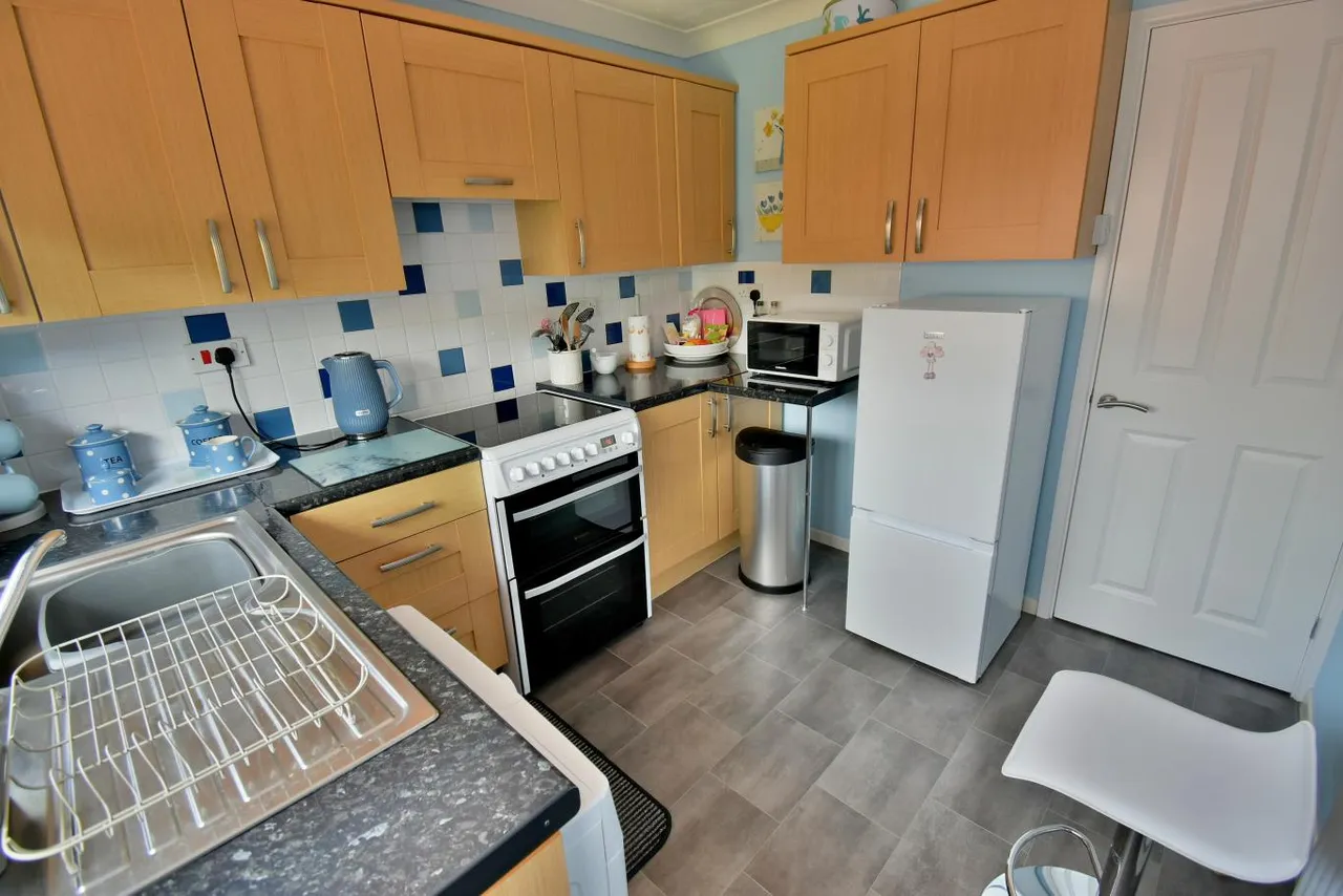 High Howe Lane, BH11, photo 4