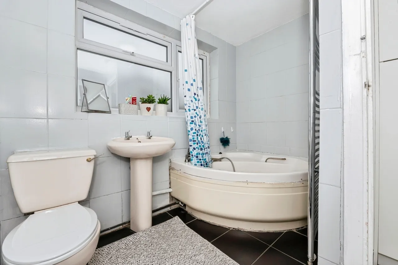 Mill Road, Aveley, South Ockendon, Essex, RM15, photo 18