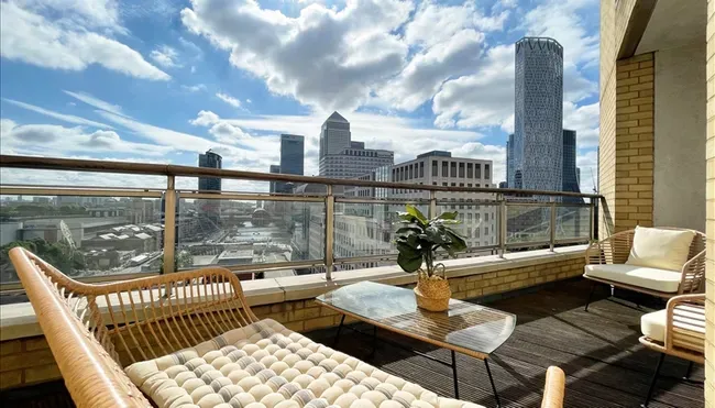 2 bed flat to rent — Luxury Two Bedroom Apartment To Let ...