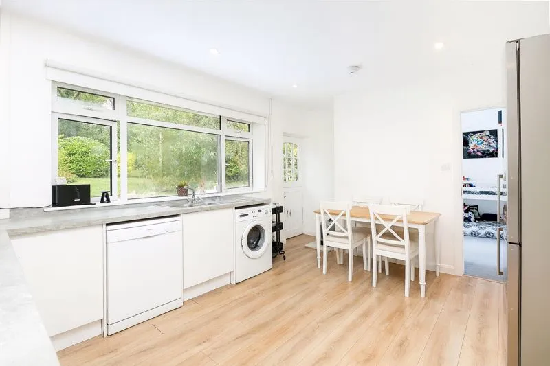 Manor Way, Purley CR8 3BH, photo 3