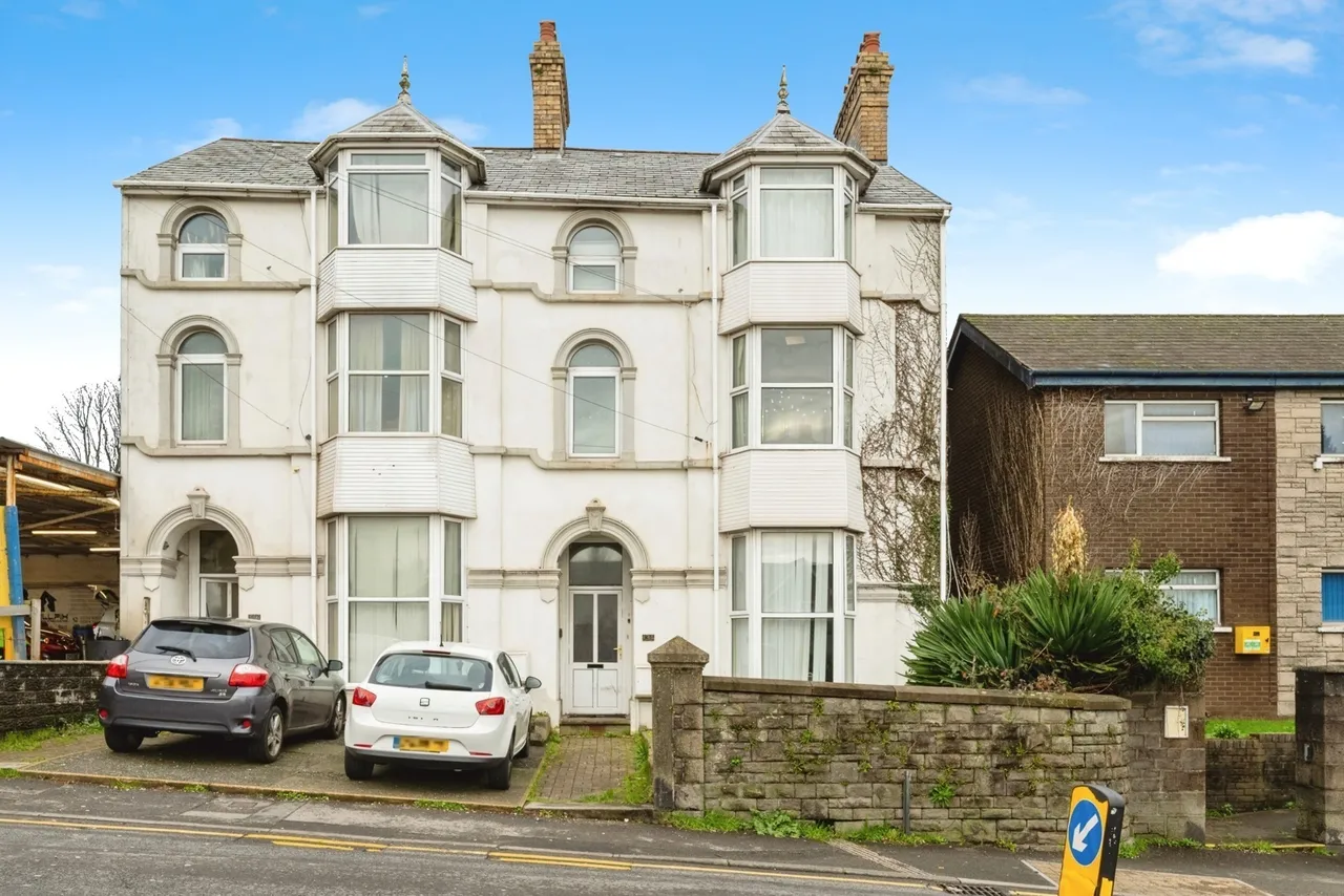 6 bed house for sale, Gower Road, Sketty, SA2