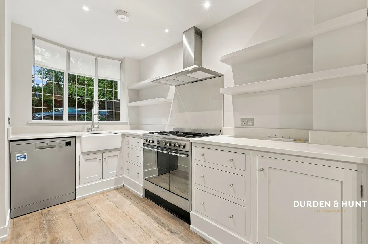 High Road, Chigwell, IG7, photo 7