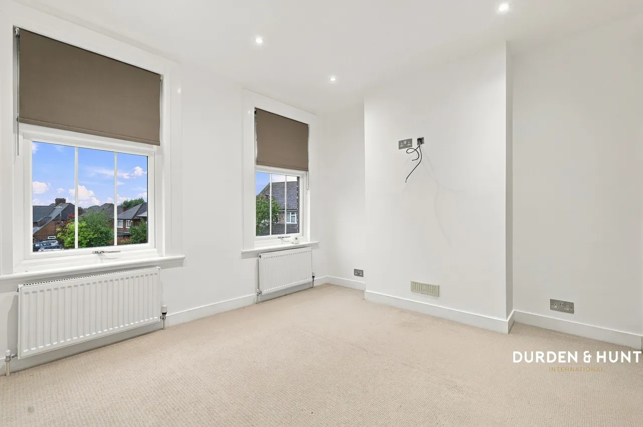 High Road, Chigwell, IG7, photo 11