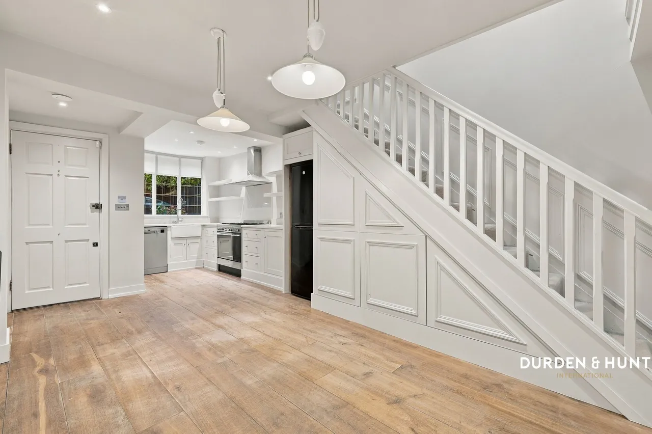 High Road, Chigwell, IG7, photo 9