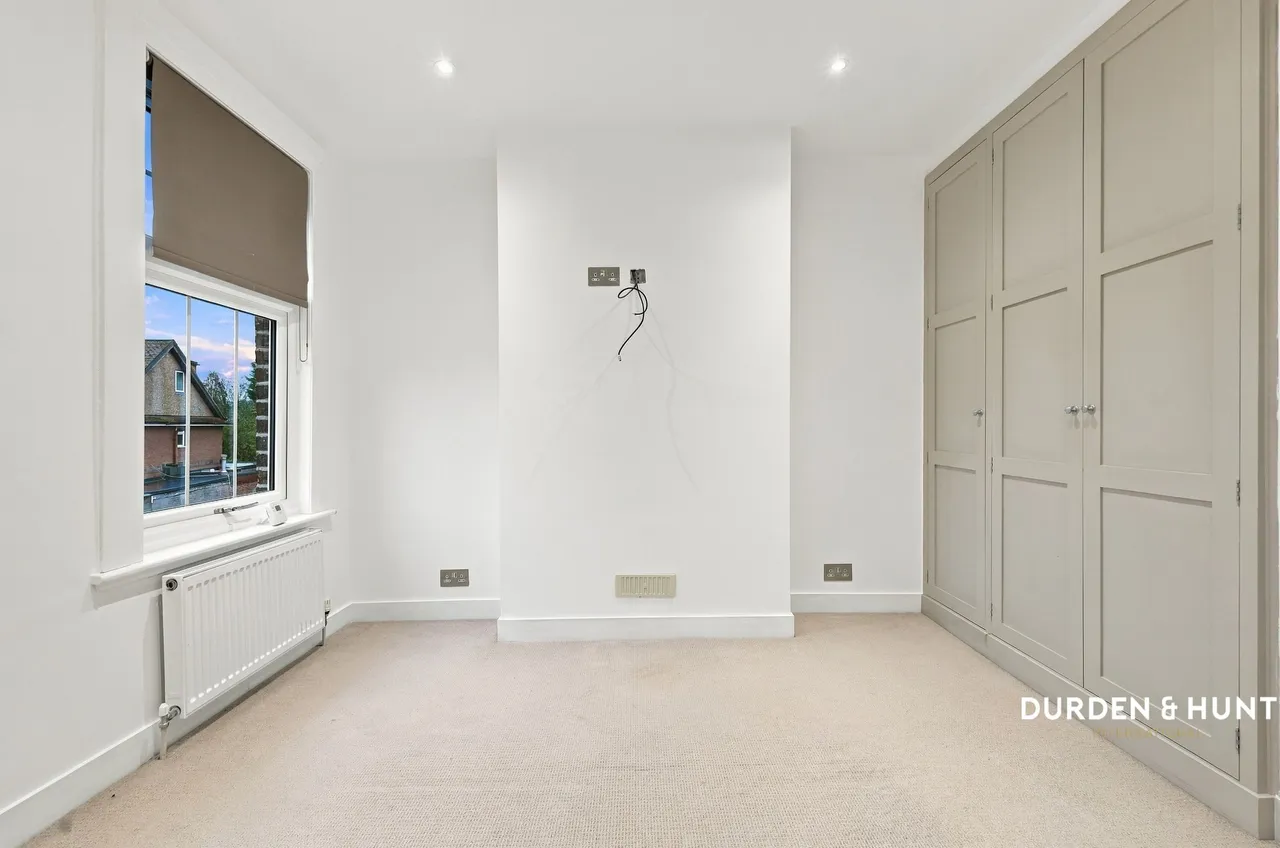 High Road, Chigwell, IG7, photo 13