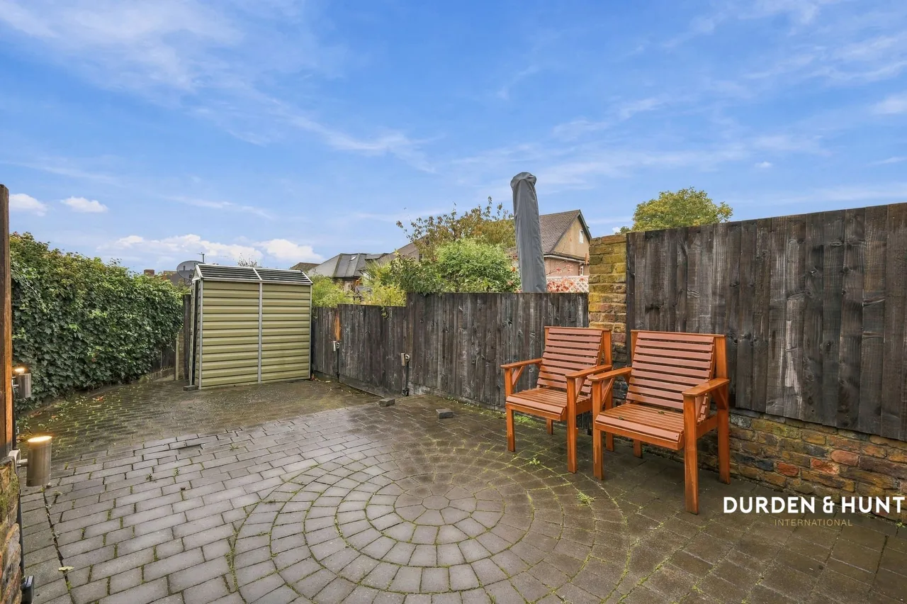 High Road, Chigwell, IG7, photo 17
