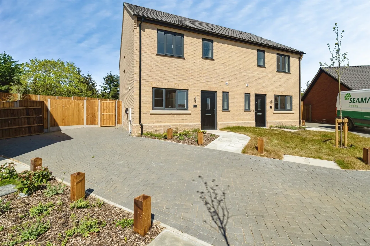 3 bed house for sale — Jubilee Way, Holton, Halesworth