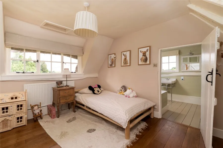 House Under Offer with 4 bedrooms in Farnham Green, Farnham, CM23, photo 11