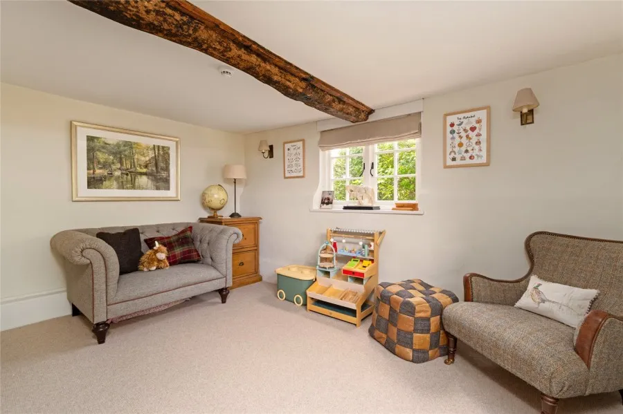 House Under Offer with 4 bedrooms in Farnham Green, Farnham, CM23, photo 8