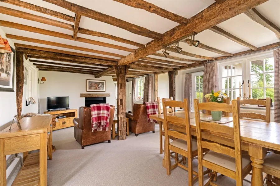 House Under Offer with 4 bedrooms in Farnham Green, Farnham, CM23, photo 2