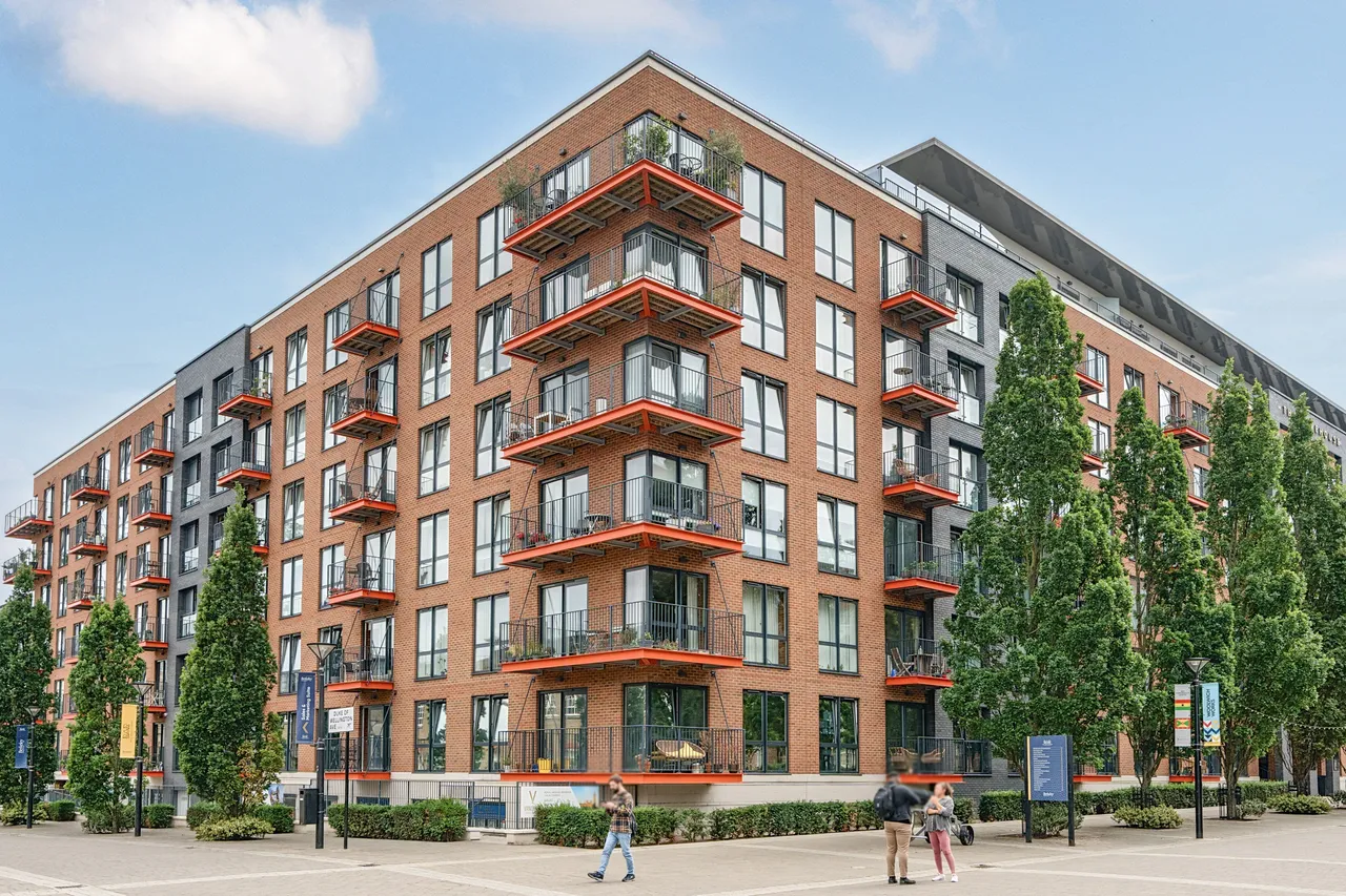 2 bed flat to rent, London, SE18
