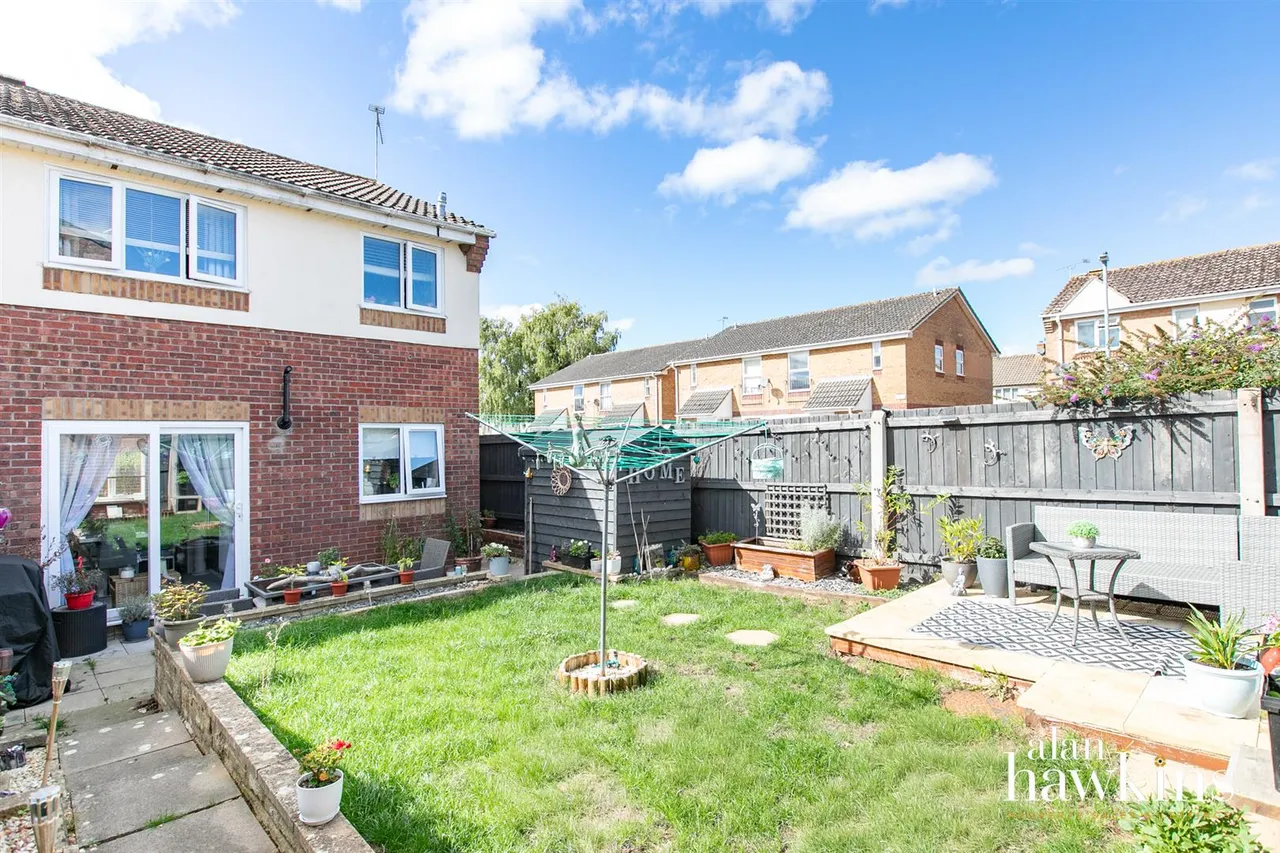 Victoria Drive, Lyneham, SN15, photo 12