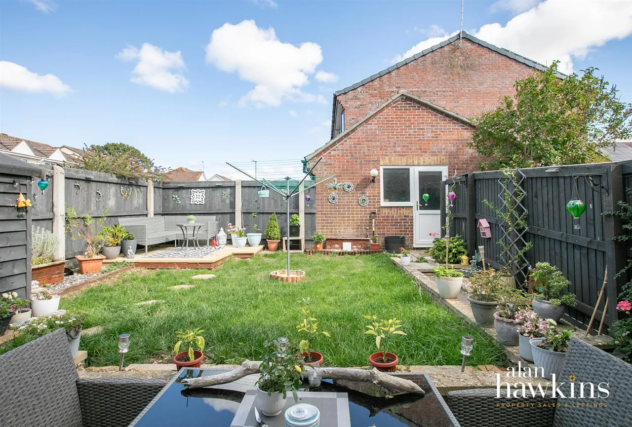 Victoria Drive, Lyneham, SN15, photo 2