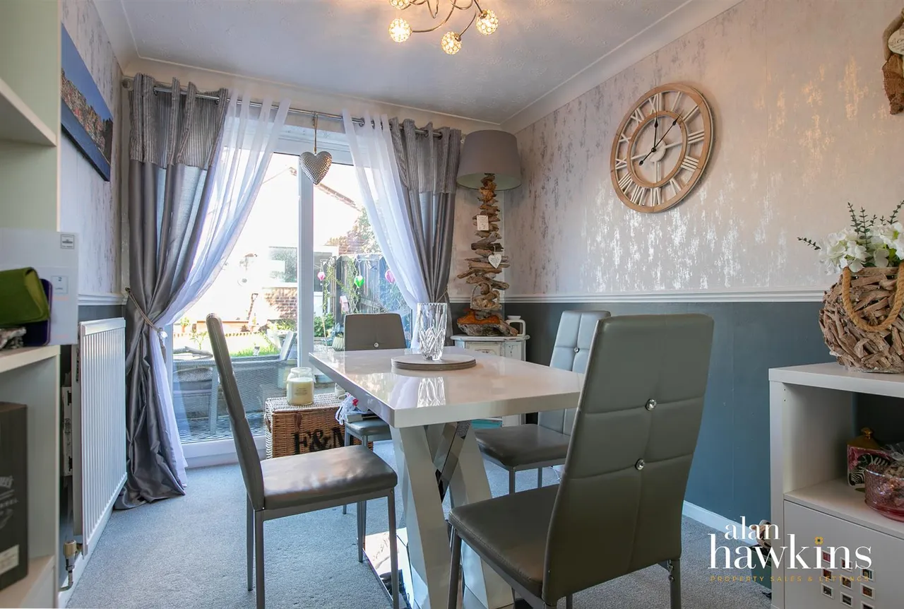 Victoria Drive, Lyneham, SN15, photo 5
