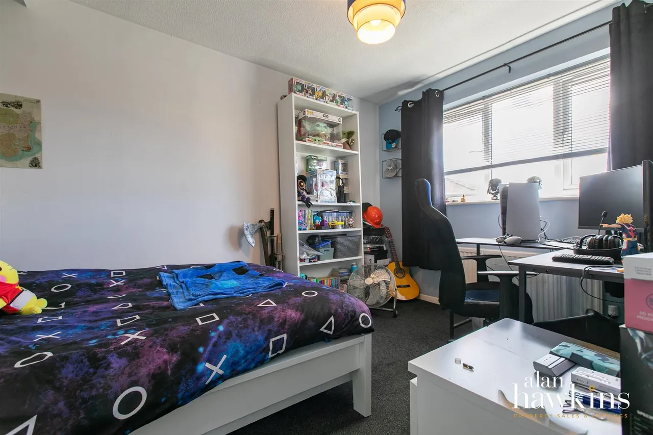 Victoria Drive, Lyneham, SN15, photo 9