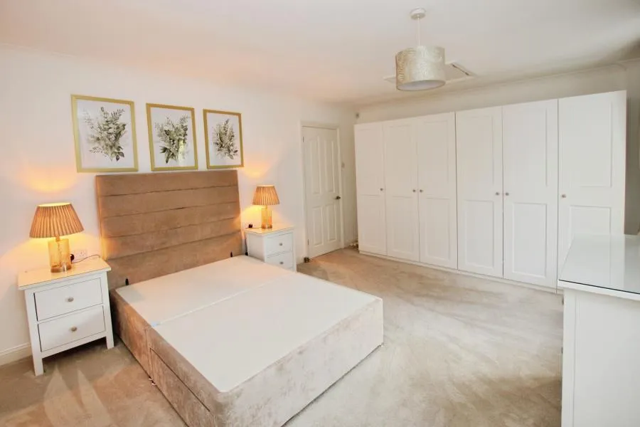 Shortwood Road, Pucklechurch, BS16, photo 6