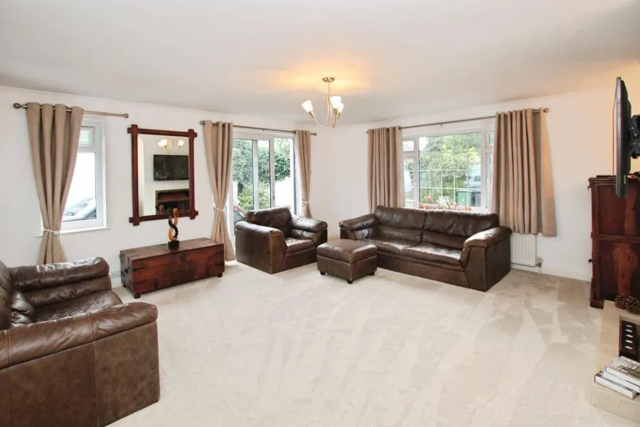 Shortwood Road, Pucklechurch, BS16, photo 3