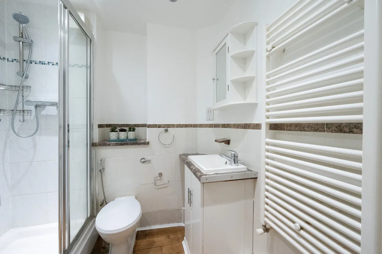 London, SW19, photo 8