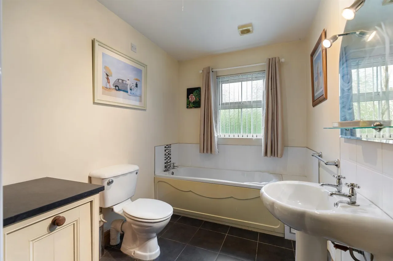 Ballynahinch Road, Dromore, BT25, photo 15