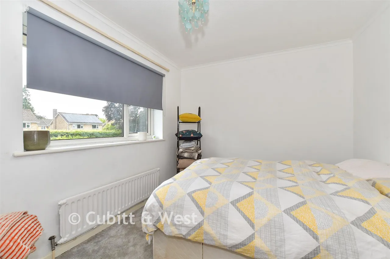 Trelawne Drive, Cranleigh, GU6, photo 13