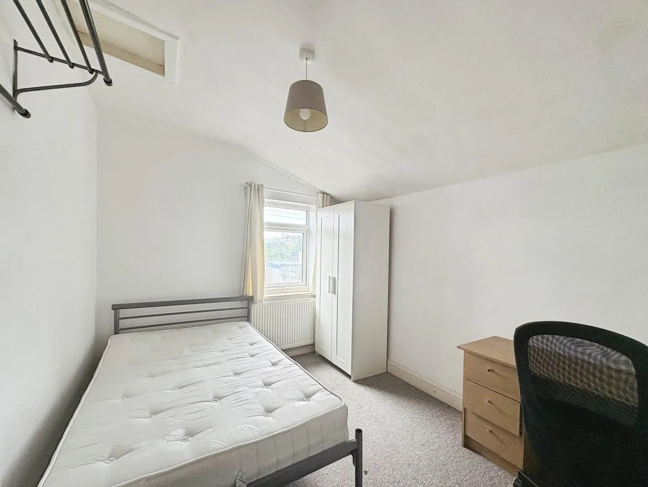Staple Hill Road, Bristol, BS16, photo 3