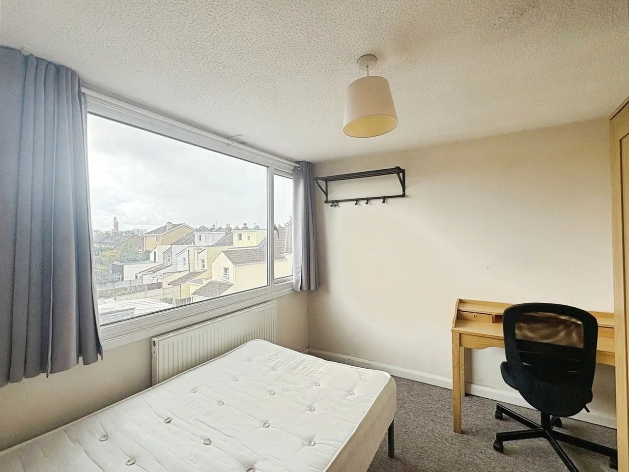 Staple Hill Road, Bristol, BS16, photo 4