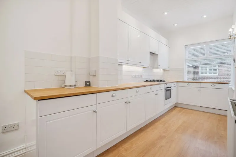 Abney Court Drive, Bourne End SL8 5DL, photo 6