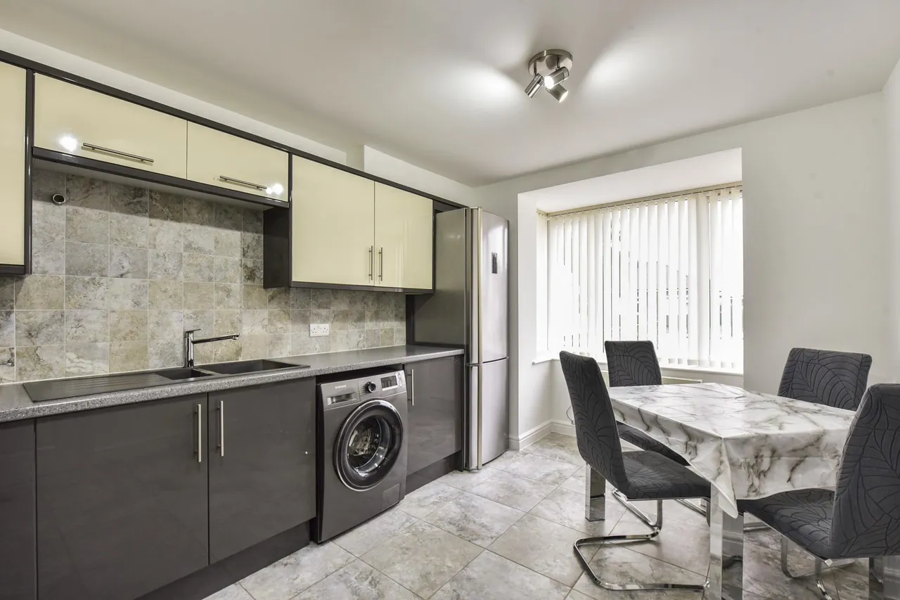 Barbers Crescent, Rawmarsh, S62, photo 9