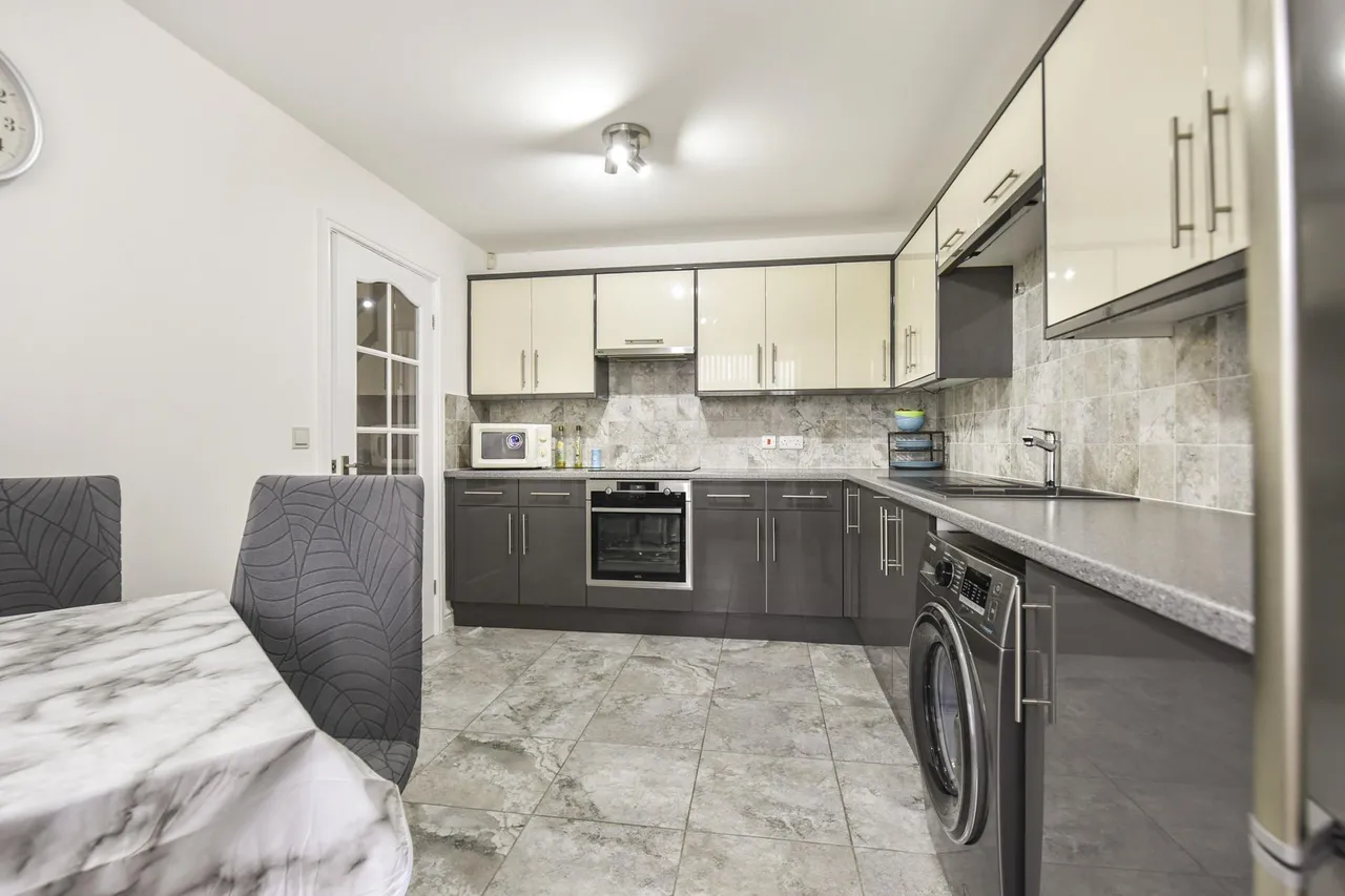 Barbers Crescent, Rawmarsh, S62, photo 10