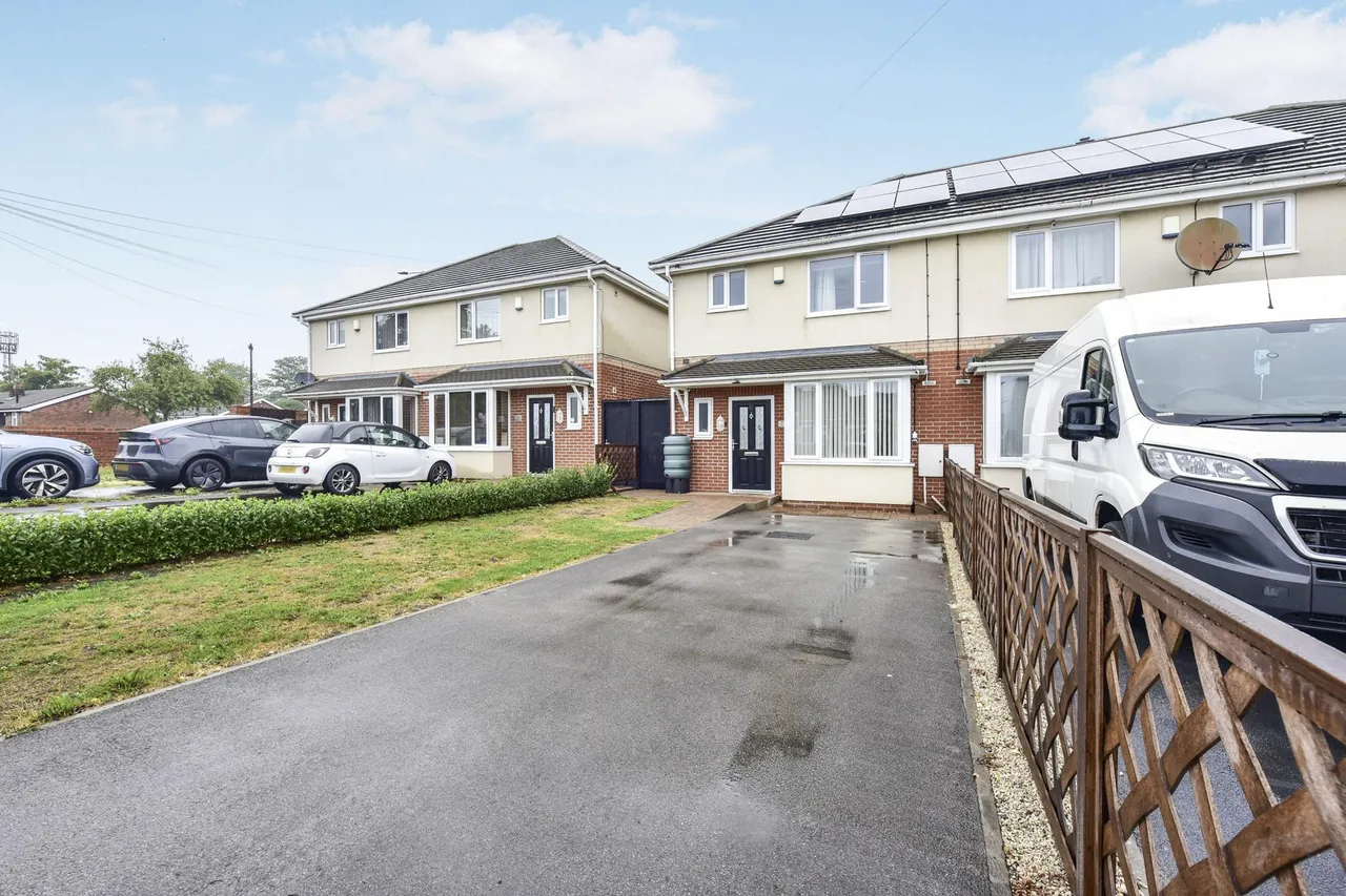 Barbers Crescent, Rawmarsh, S62, photo 7