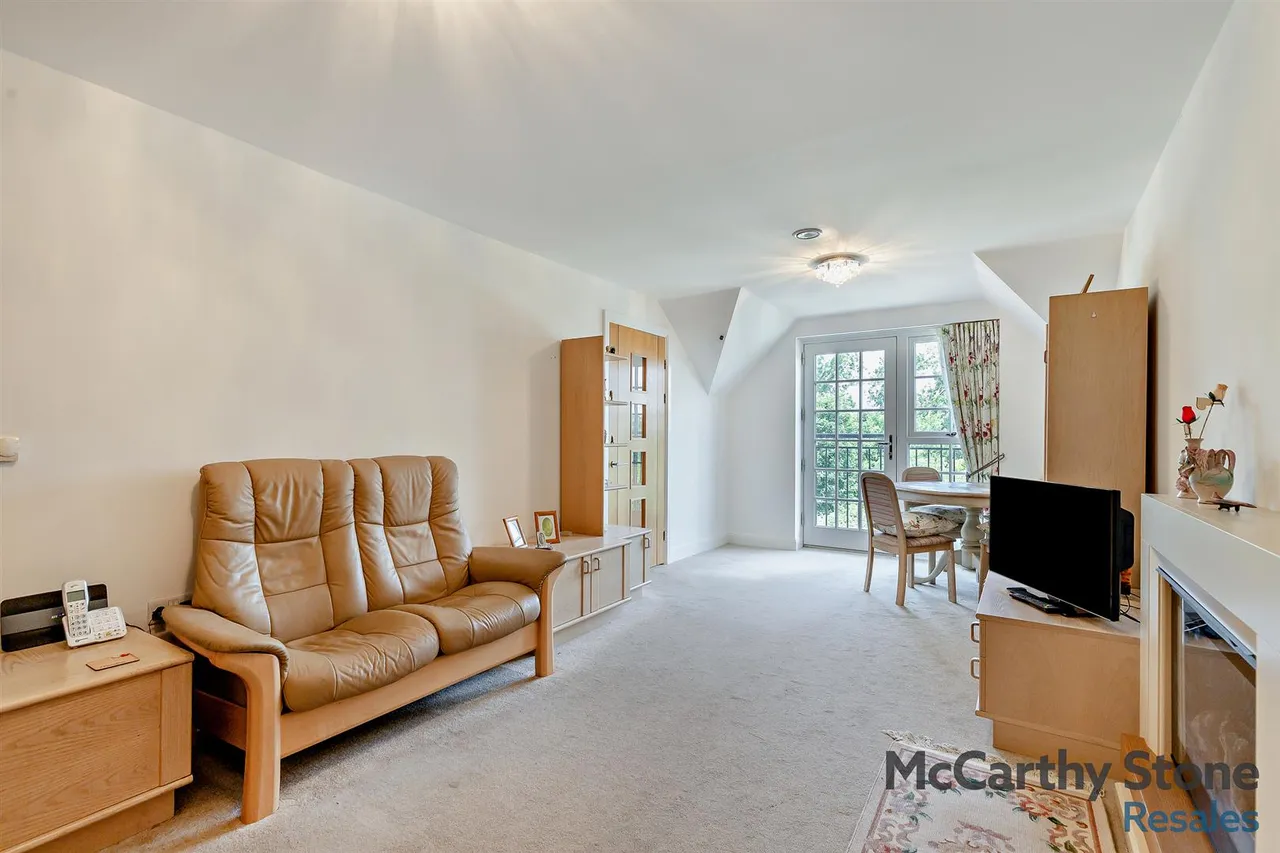1 bed flat for sale, Station Road, Letchworth Garden City, SG6