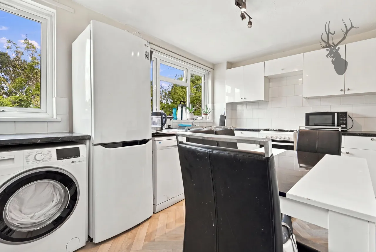 Longcroft Rise, Loughton, IG10, photo 4