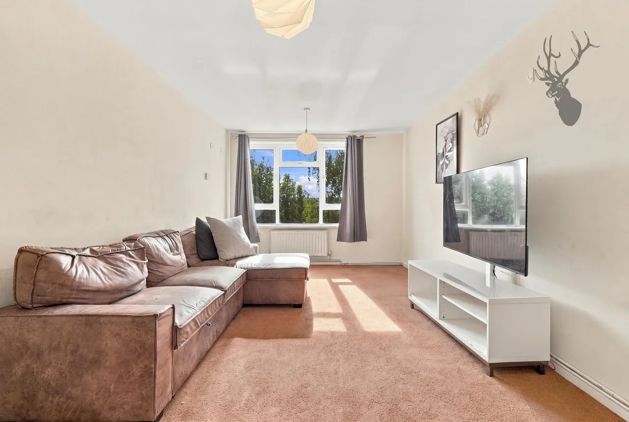 Longcroft Rise, Loughton, IG10, photo 3