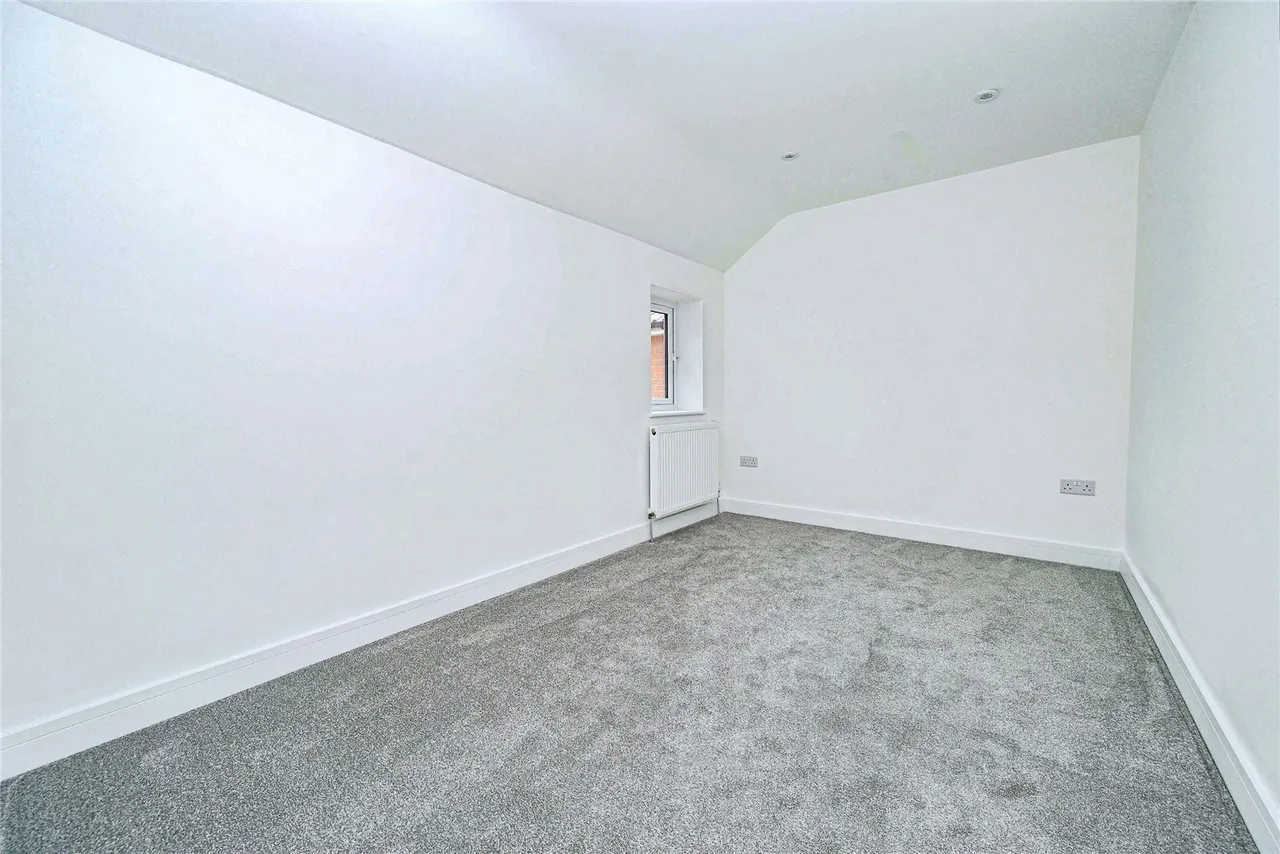 Blackthorn Drive, Luton, LU2, photo 14