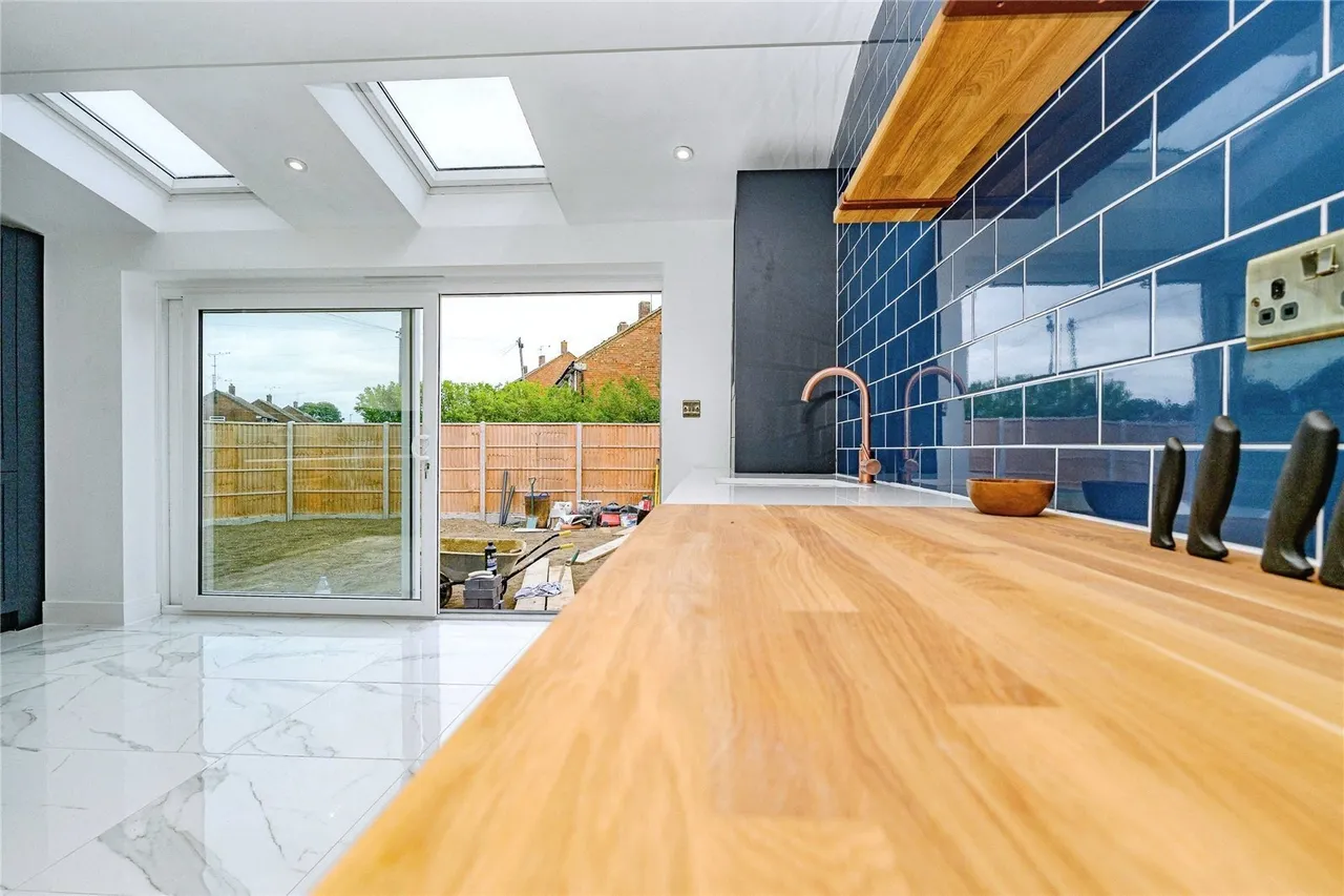 Blackthorn Drive, Luton, LU2, photo 8