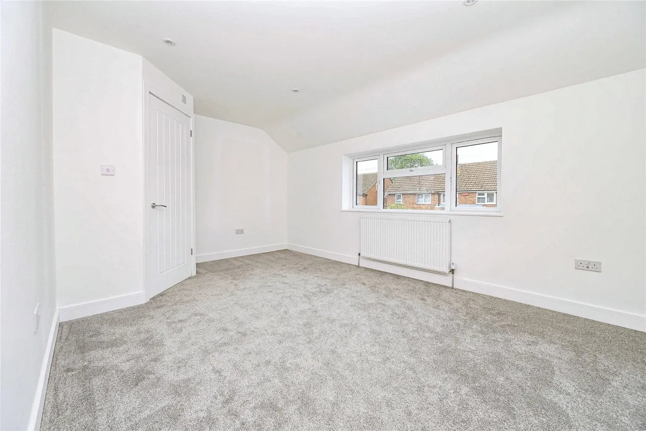 Blackthorn Drive, Luton, LU2, photo 10