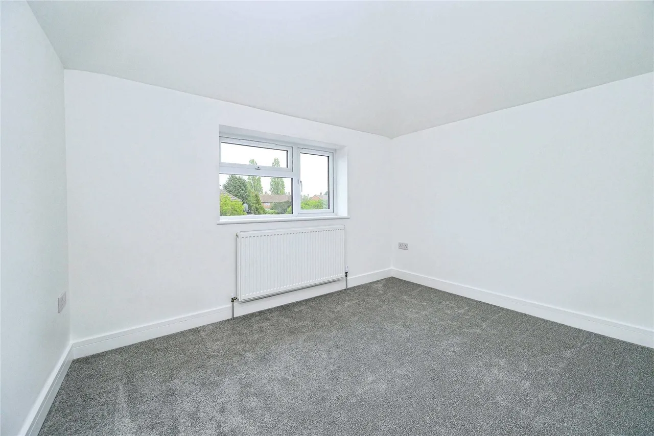 Blackthorn Drive, Luton, LU2, photo 13