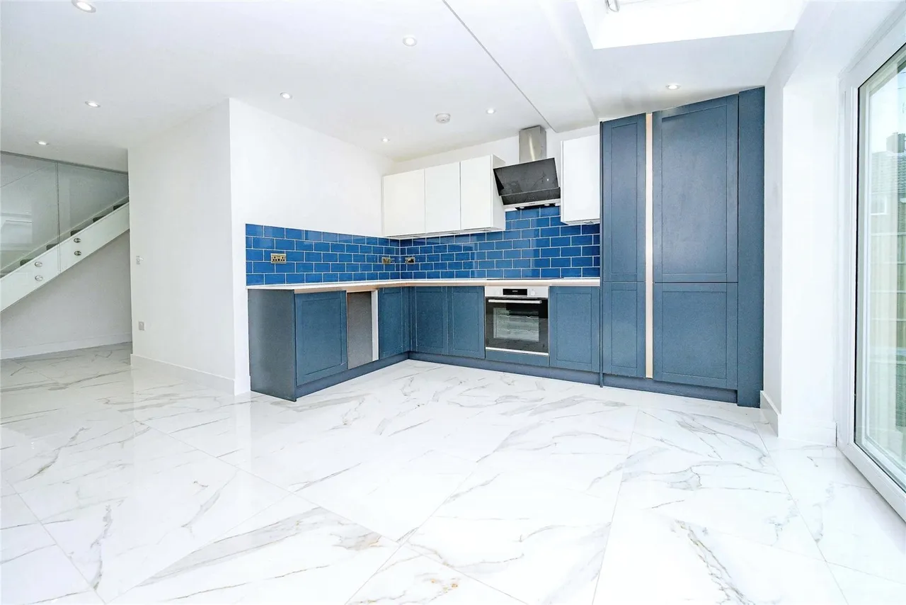 Blackthorn Drive, Luton, LU2, photo 7